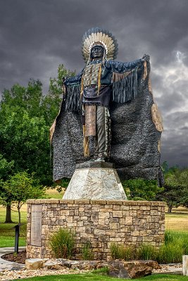 2022-09 Edmond - Chief Touch the Clouds by Eric T Kreft