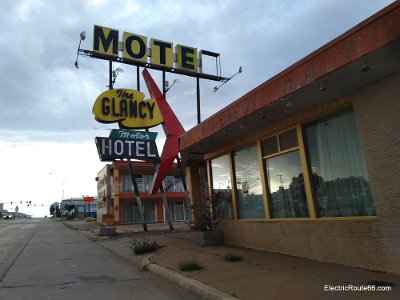 2021-10 Clinton - Glancy motor hotel