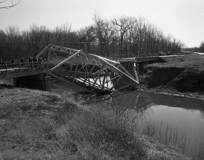 1954-02 Clinton - bridge over the MIssouri