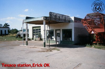 1993-09 Erick - Texaco station by Sjef van Eijk