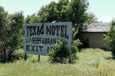 2019-05-30 - Shamrock - Texas motel by Tom Walti (1)