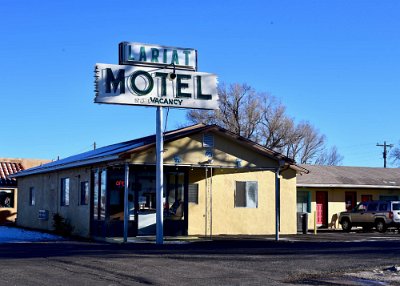 2021-12 Moriarty - Lariat motel