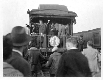 1931-03-31 ABQ - Albert Einstein waving from a train